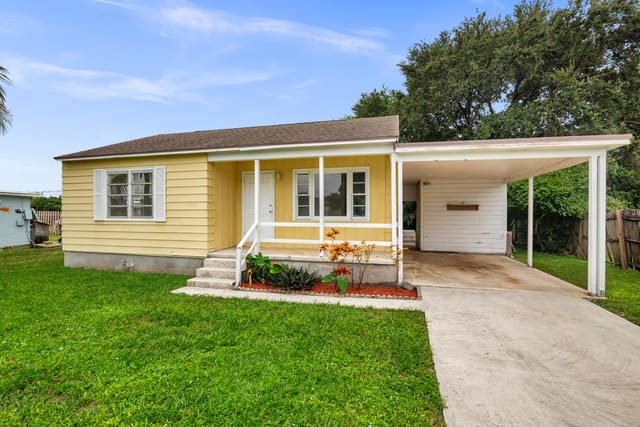 2518 N Genessee Avenue, West Palm Beach, FL 33409