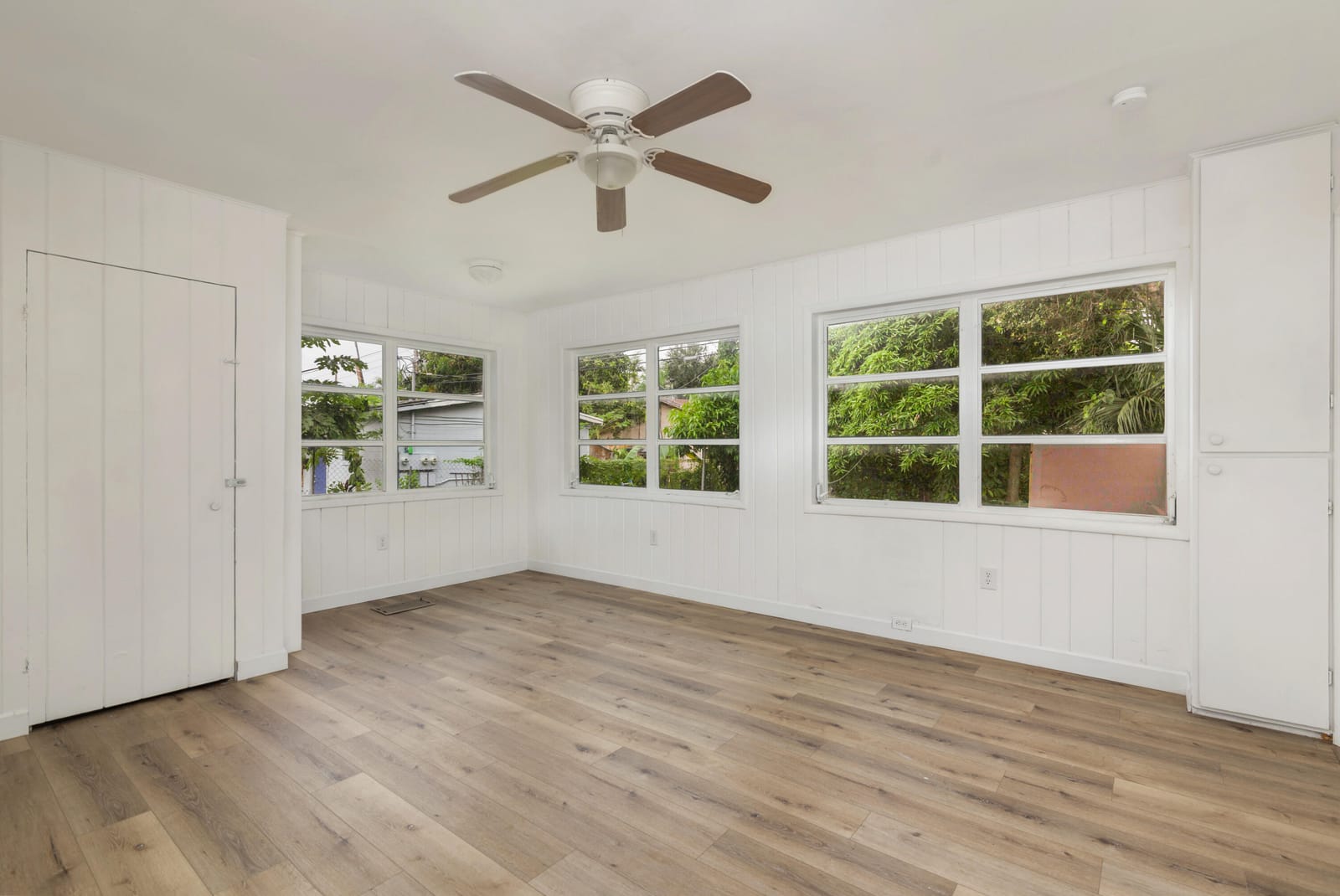 2518 N Genessee Avenue — photo 8