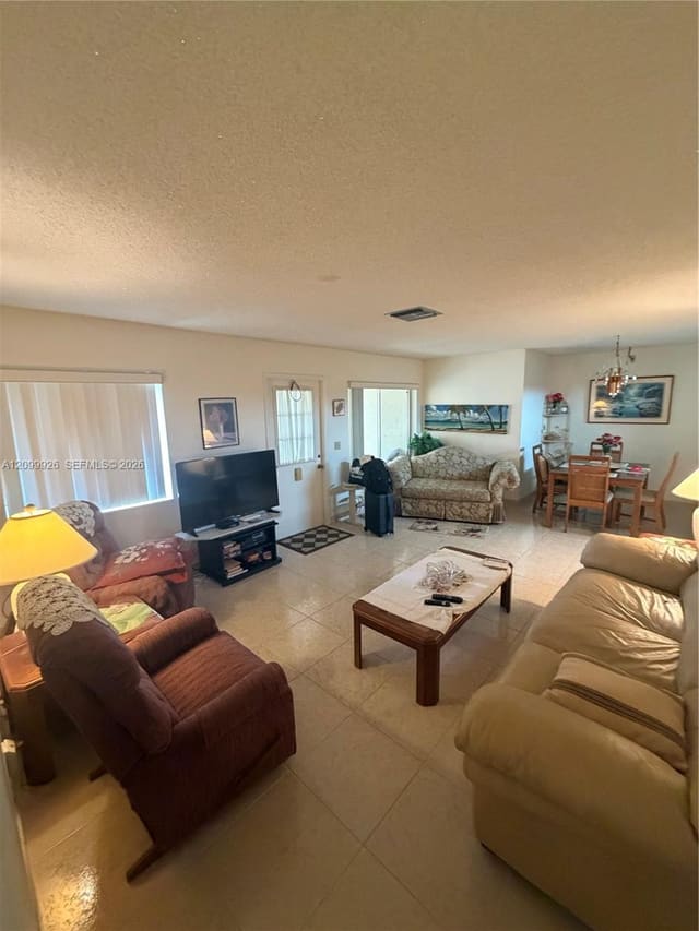 5949 La Pinata Boulevard D-2, Greenacres, FL 33463
