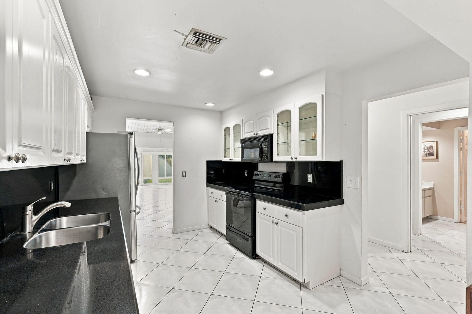 6756 TIBURON Drive — photo 8