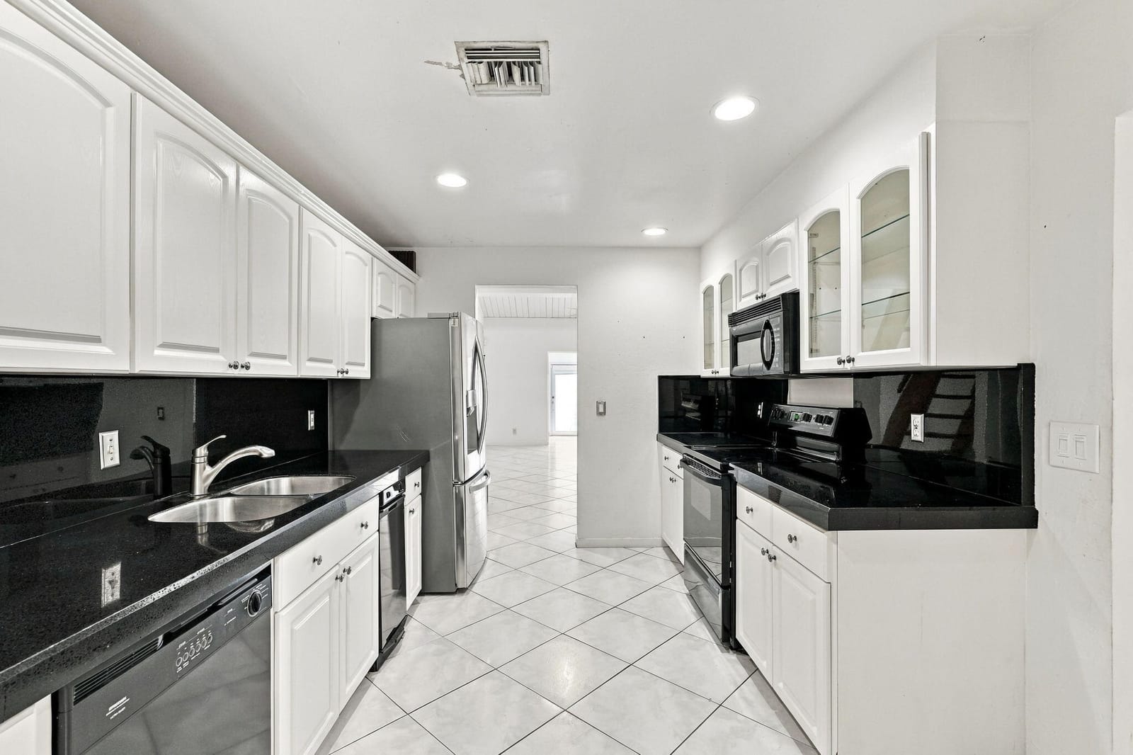 6756 TIBURON Drive — photo 10