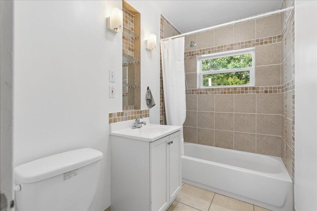 411 NW 52ND Street, Oakland Park, FL 33309 photo 12