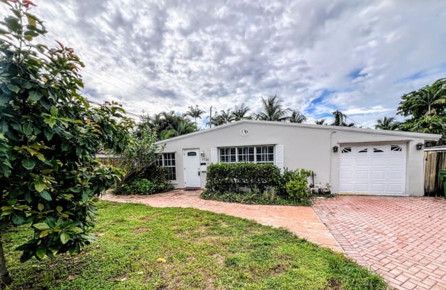 1730 NE 17TH Street, Fort Lauderdale, FL 33305