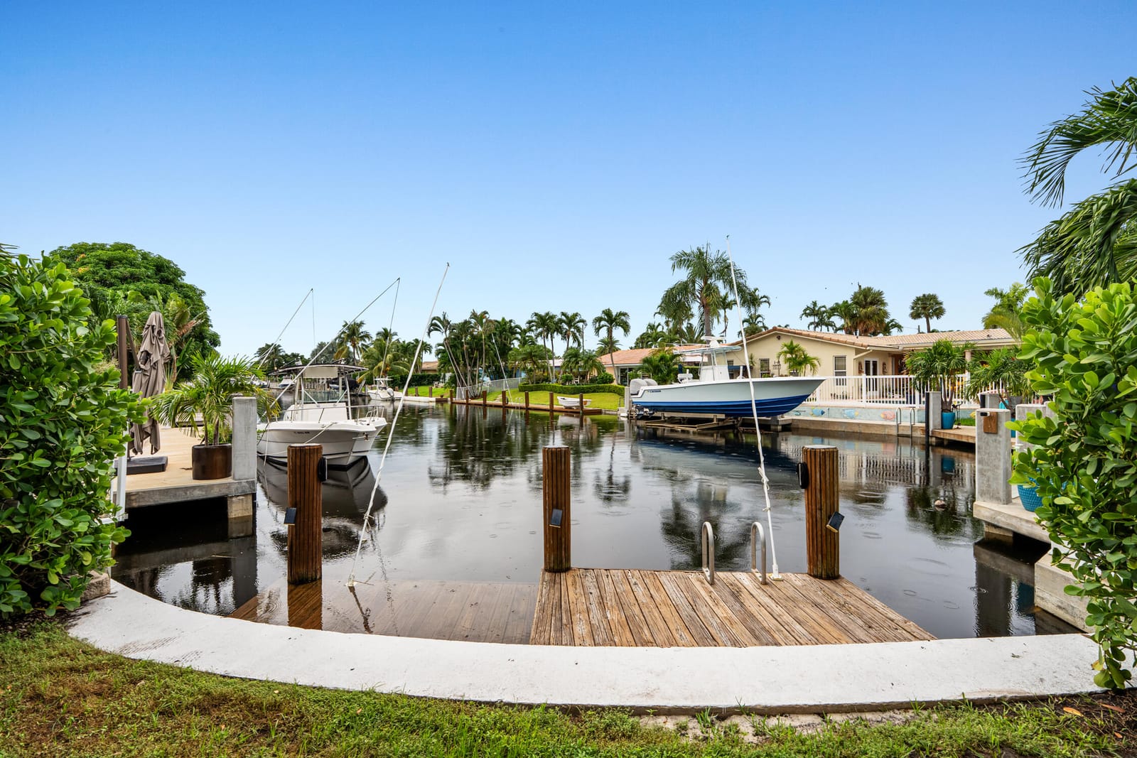690 SE 5th Court, Pompano Beach, FL 33060 photo 2