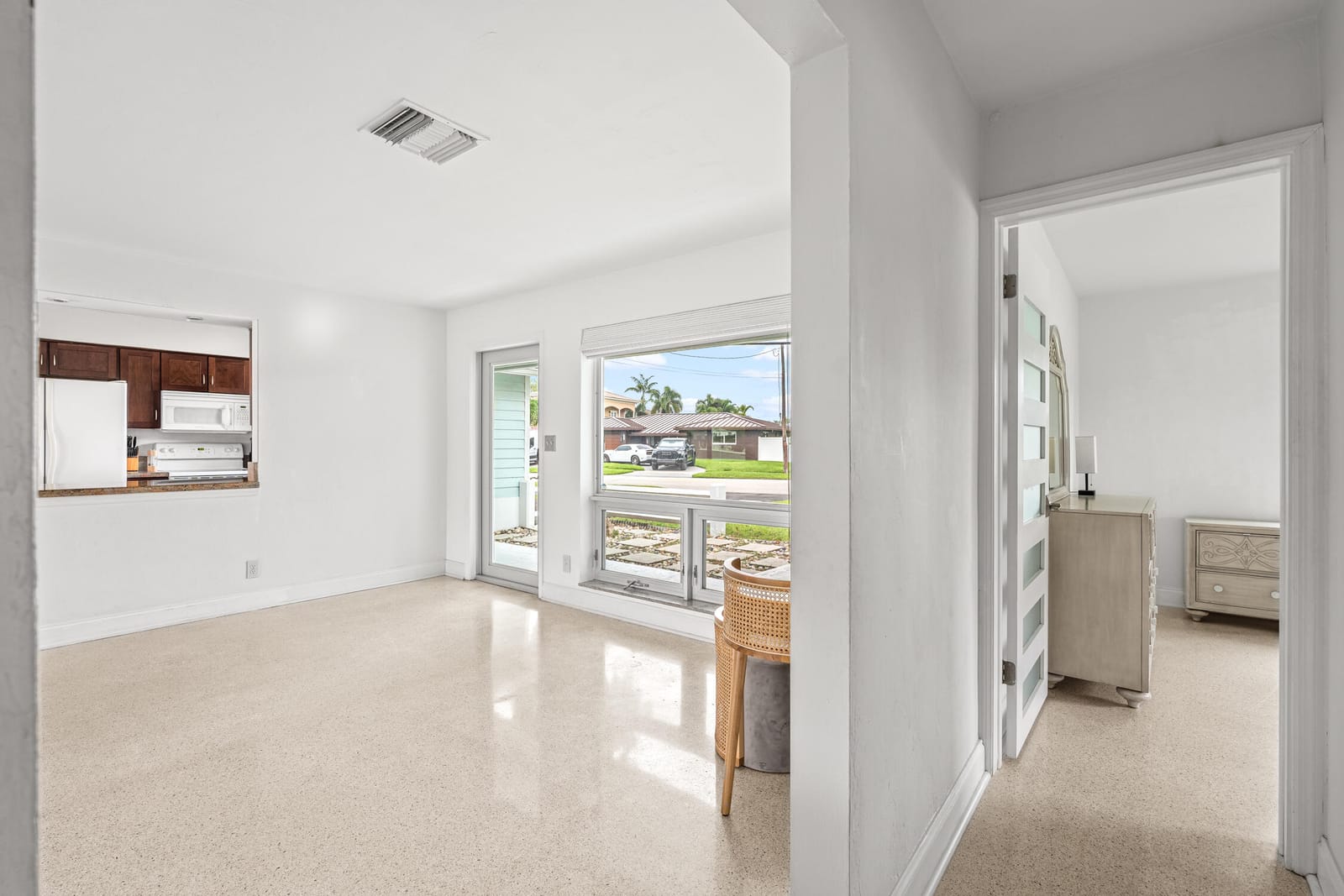 690 SE 5th Court, Pompano Beach, FL 33060 photo 13