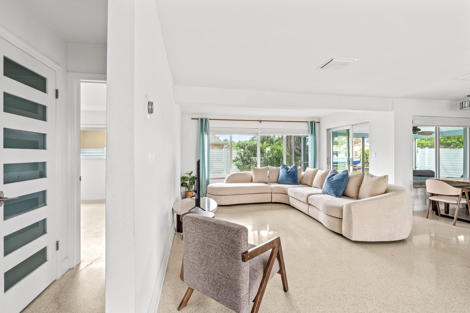 690 SE 5th Court, Pompano Beach, FL 33060 photo 14