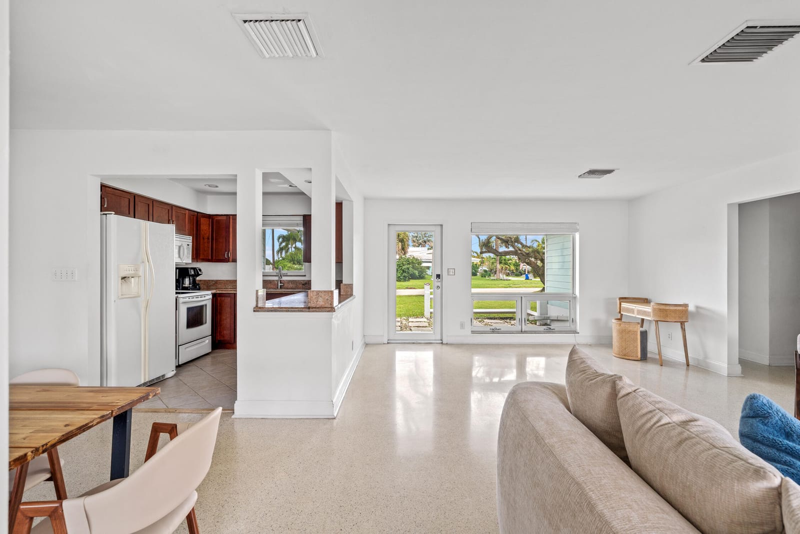 690 SE 5th Court, Pompano Beach, FL 33060 photo 18
