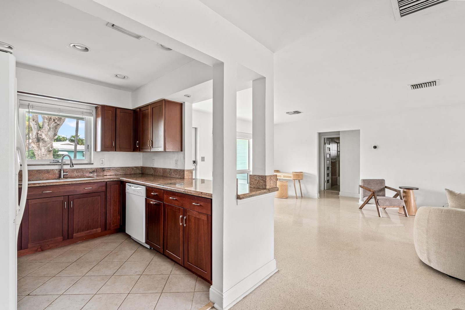 690 SE 5th Court, Pompano Beach, FL 33060 photo 24