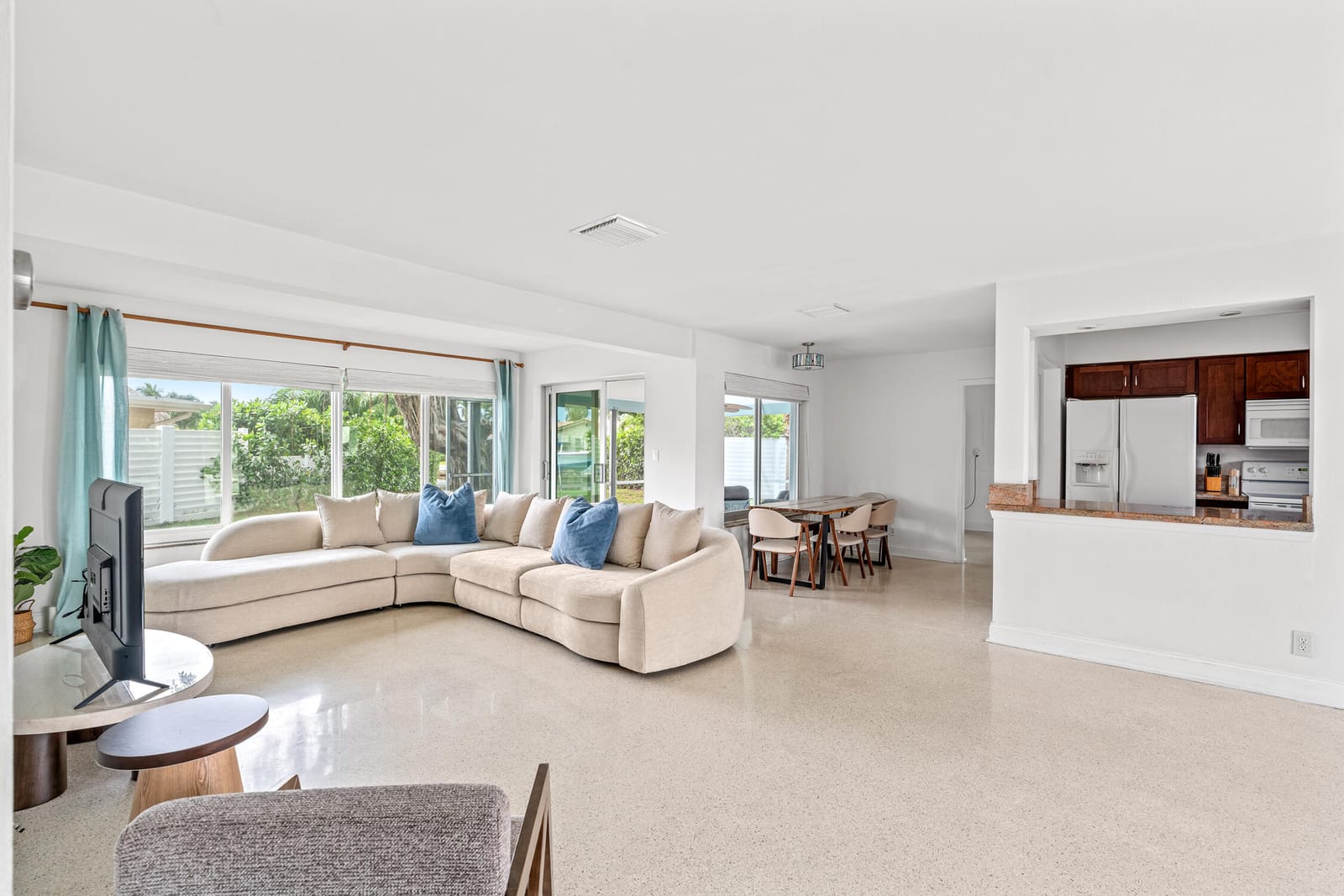 690 SE 5th Court, Pompano Beach, FL 33060 photo 6
