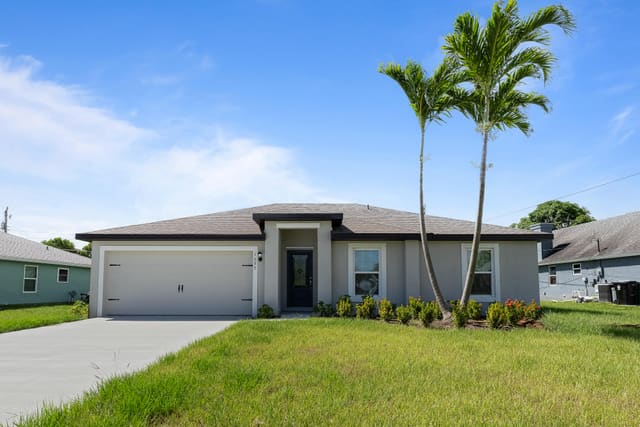 1597 SE BERKSHIRE Boulevard, Port St. Lucie, FL 34952