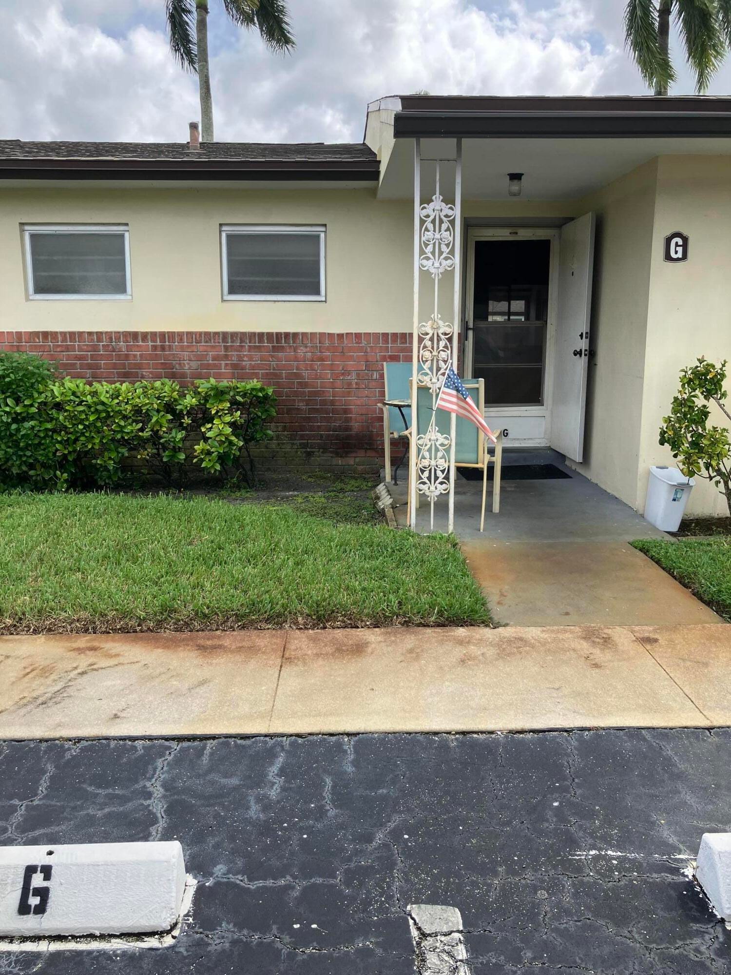 2751 Ashley Drive E G — photo 1