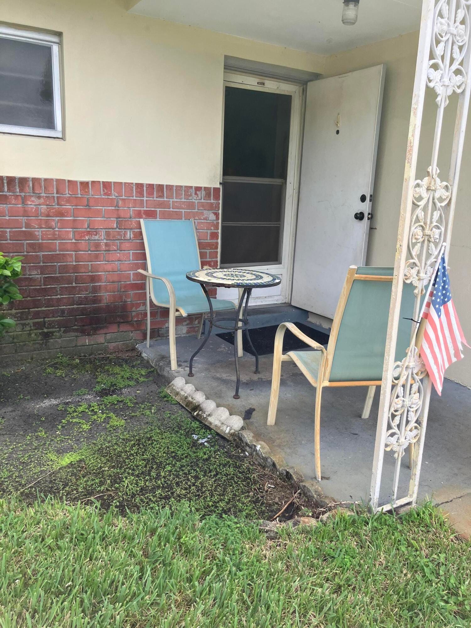 2751 Ashley Drive E G — photo 2