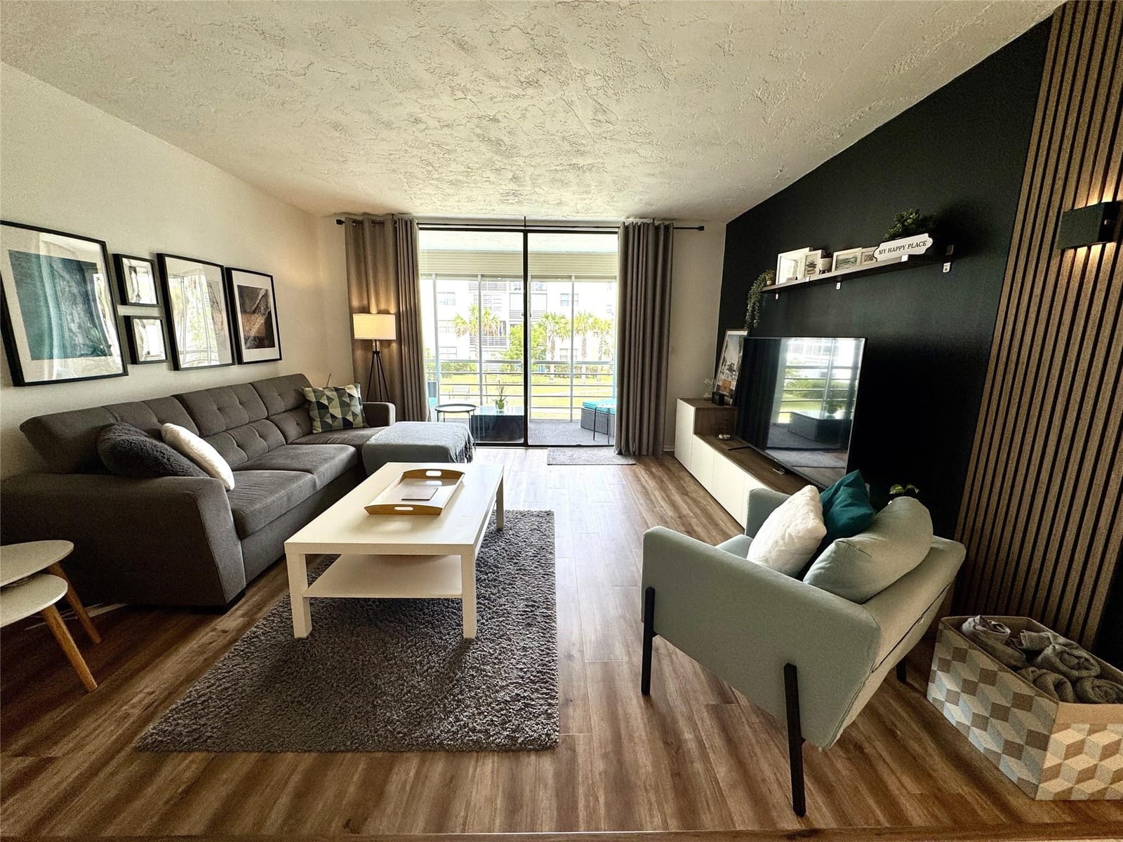 2811 SOMERSET Drive 206 — photo 2