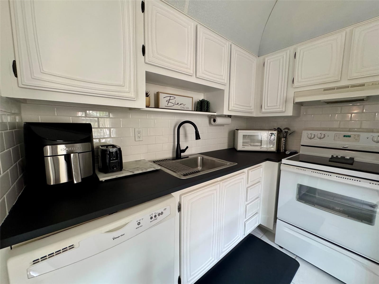 2811 SOMERSET Drive 206 — photo 11