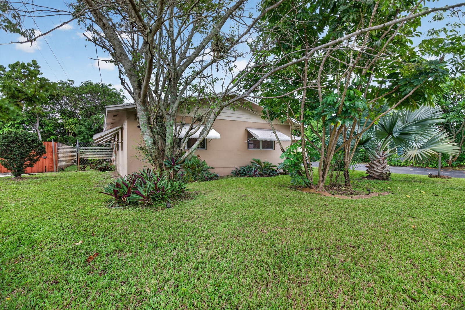 167 NW 49TH Avenue, Plantation, FL 33317 photo 2