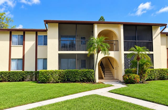 4899 SABLE PINE Circle A2, West Palm Beach, FL 33417