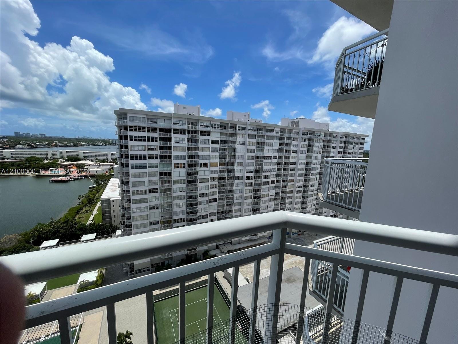 18061 Biscayne Boulevard 1804 — photo 2