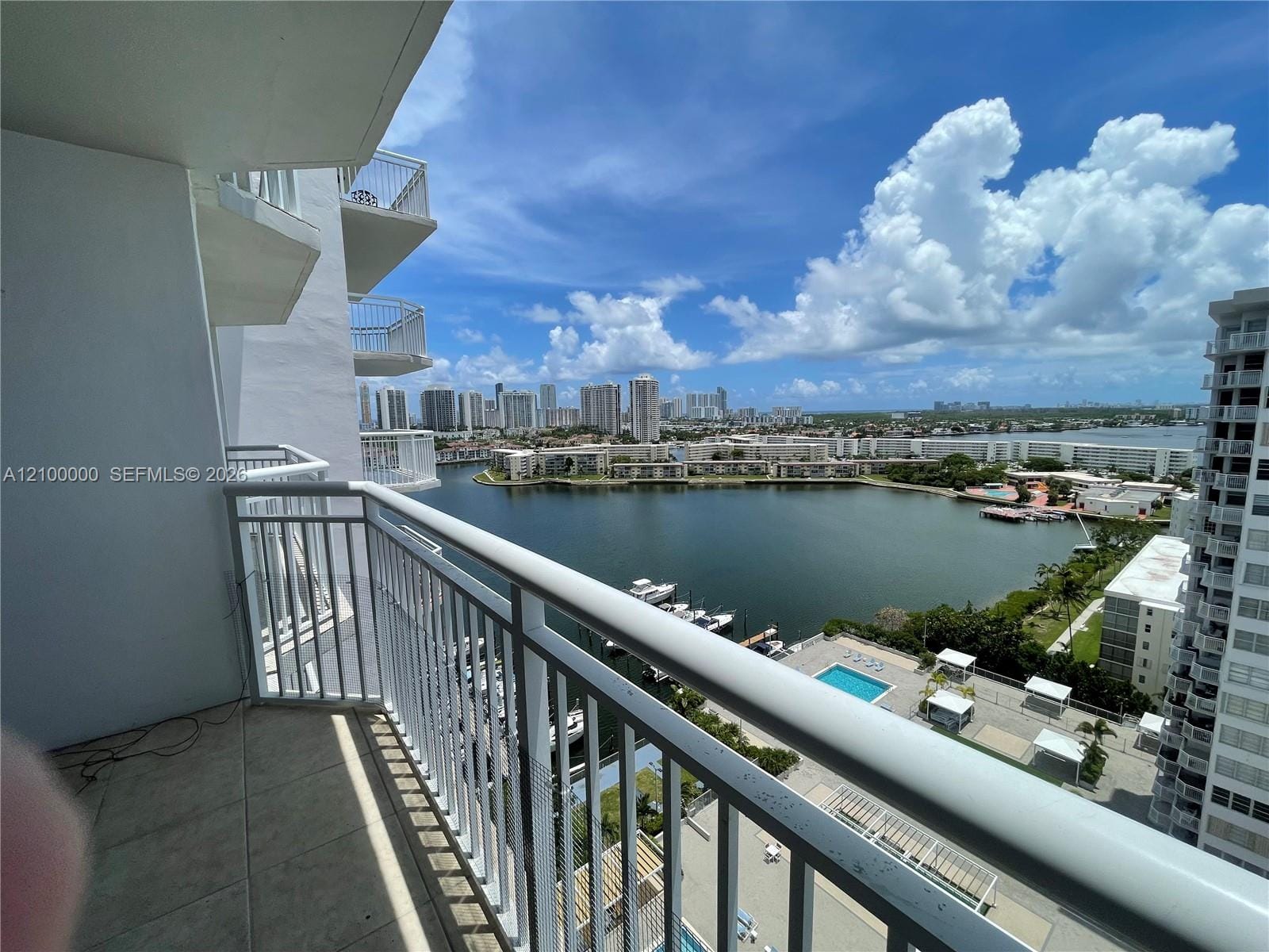 18061 Biscayne Boulevard 1804 — photo 4