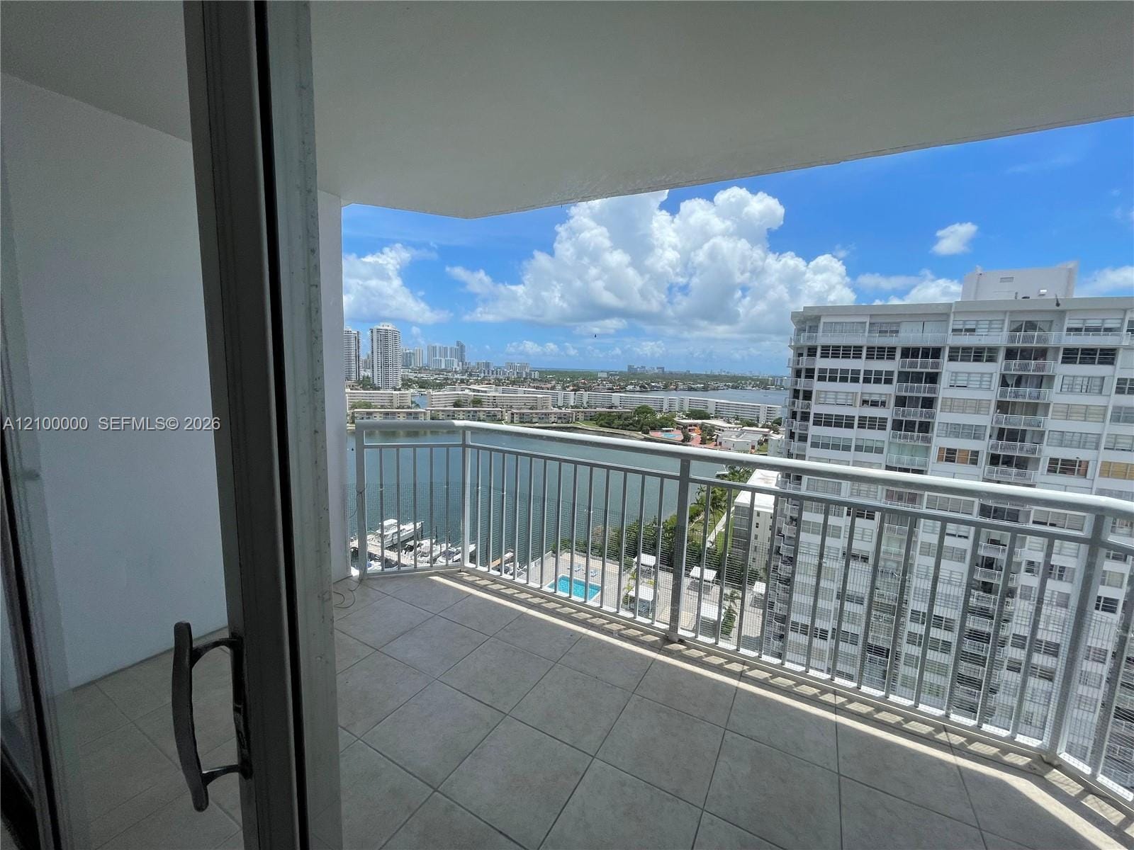 18061 Biscayne Boulevard 1804 — photo 9