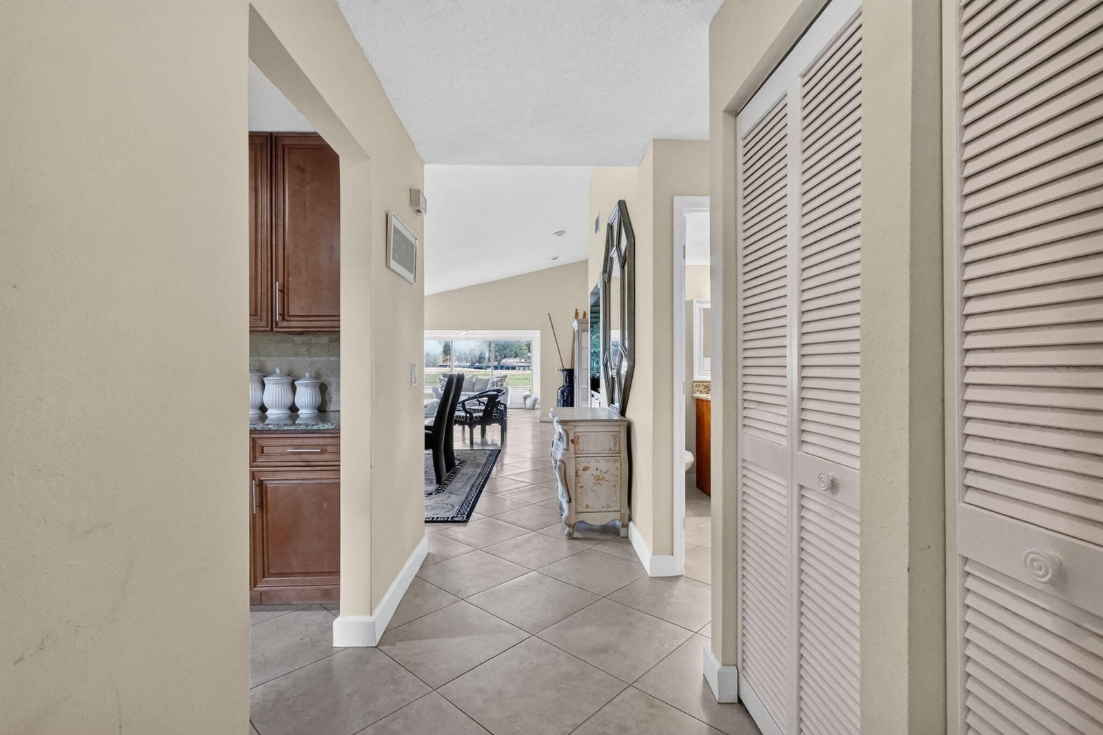 2 STRATFORD Drive E A — photo 4
