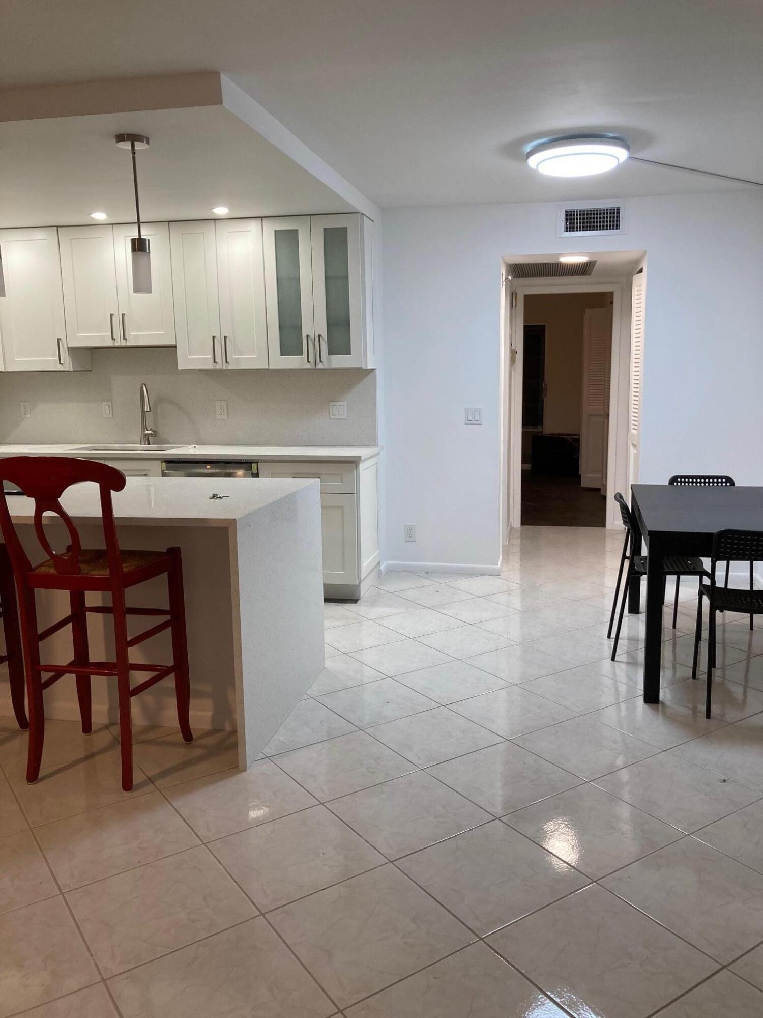 2070 Yarmouth D — photo 11