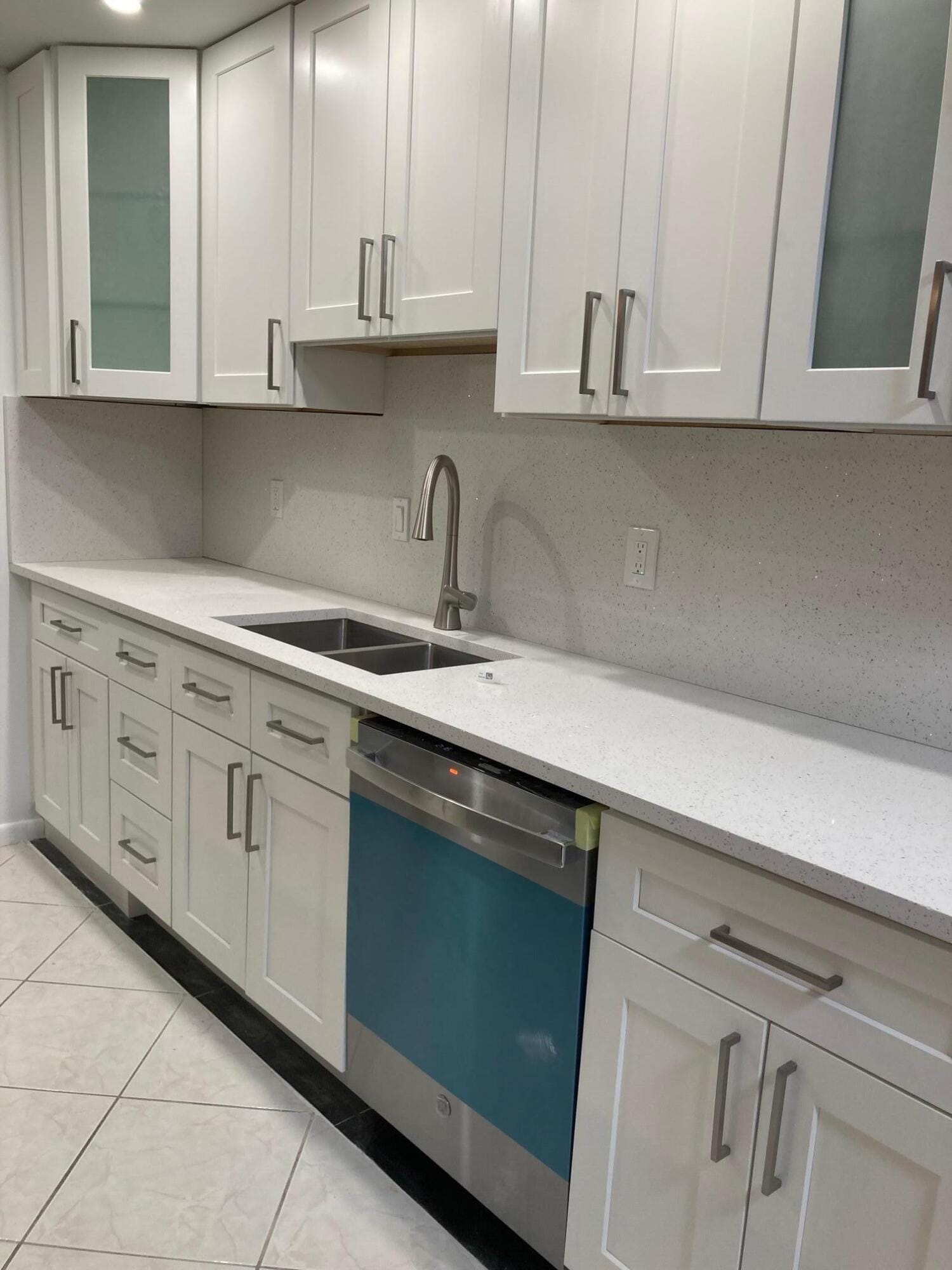 2070 Yarmouth D — photo 3