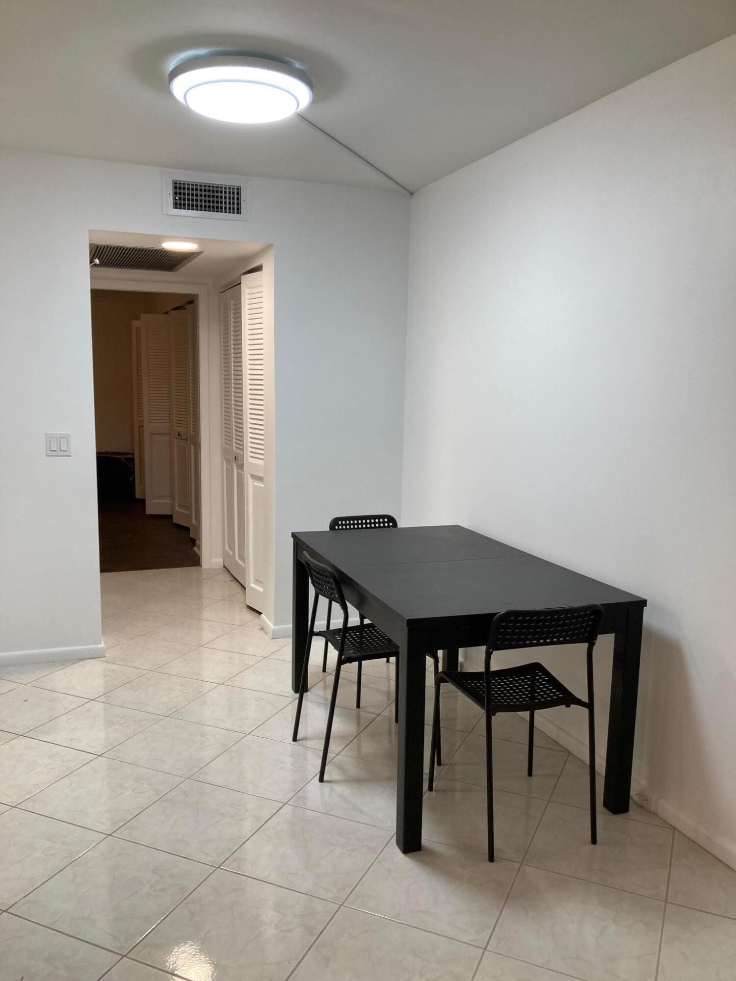 2070 Yarmouth D — photo 10
