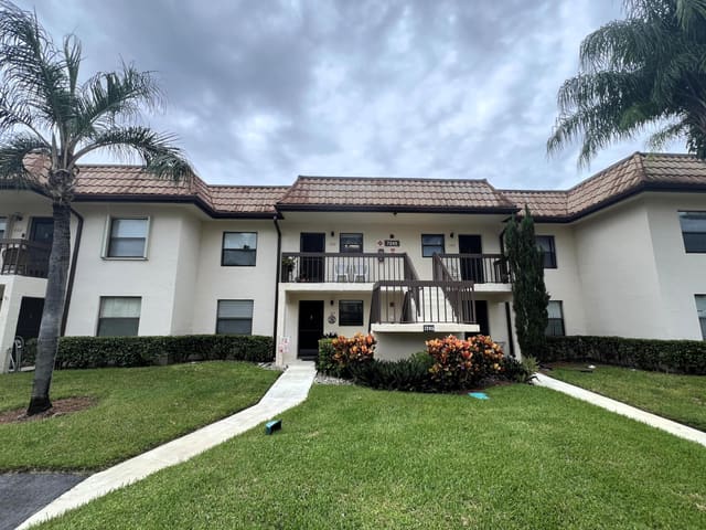 7245 Golf Colony Court 203, Lake Worth, FL 33467