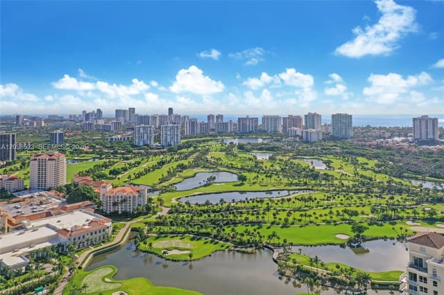 19501 W Country Club Drive PH-02, Aventura, FL 33180