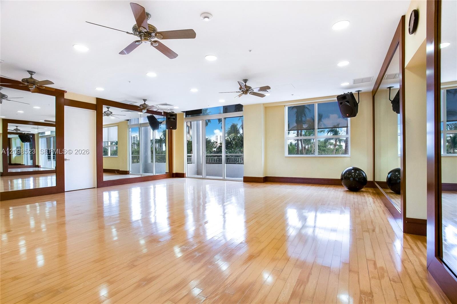 19501 W Country Club Drive PH-02, Aventura, FL 33180 photo 18