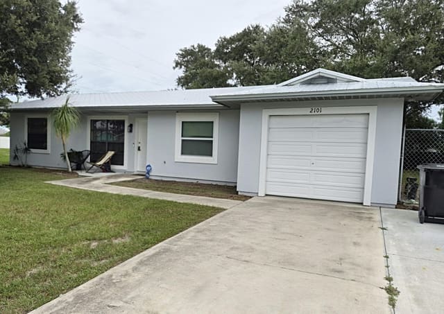 2101 SW IDAHO Lane, Port St. Lucie, FL 34953