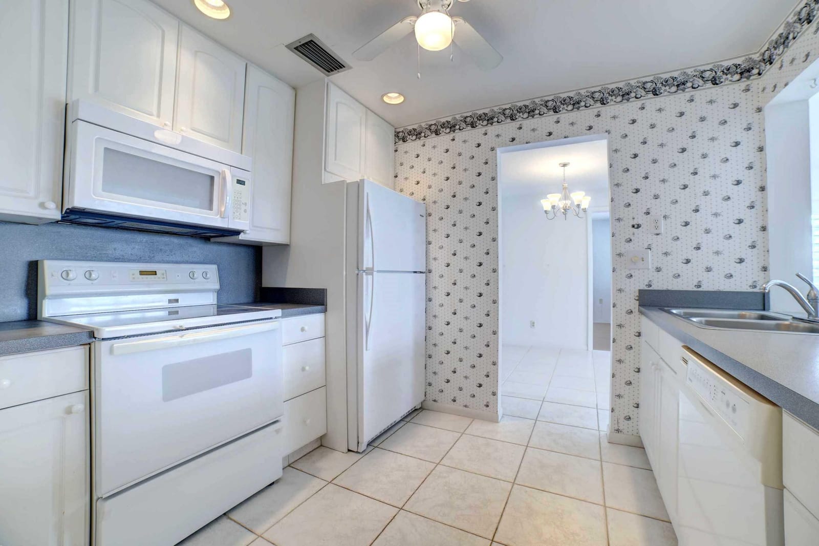 910 SW 7th Avenue — photo 11