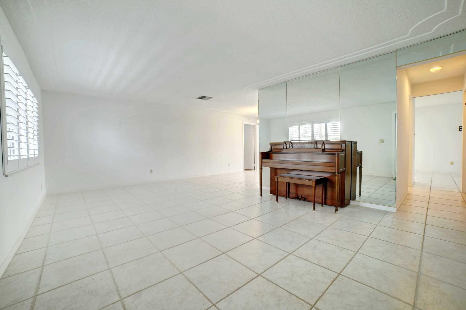 910 SW 7th Avenue — photo 4