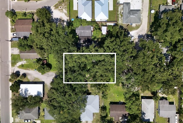 1009 4th Street E, Bradenton, FL 34208
