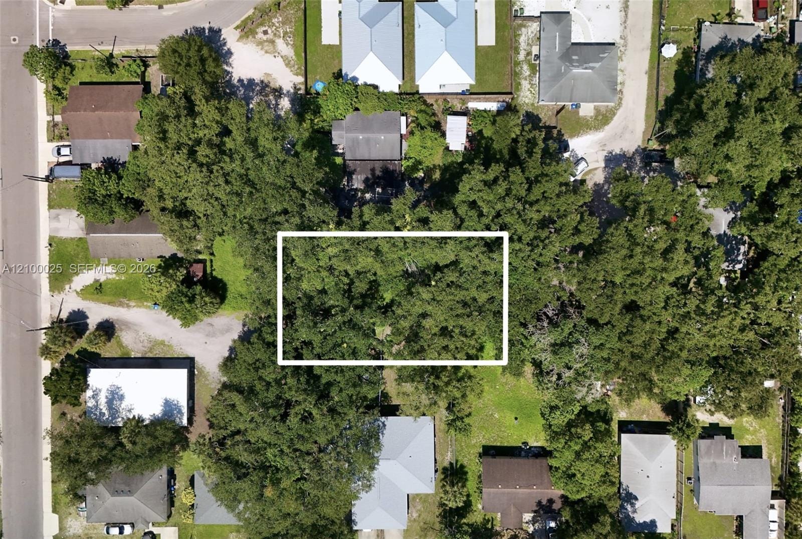 1009 4th Street E, Bradenton, FL 34208