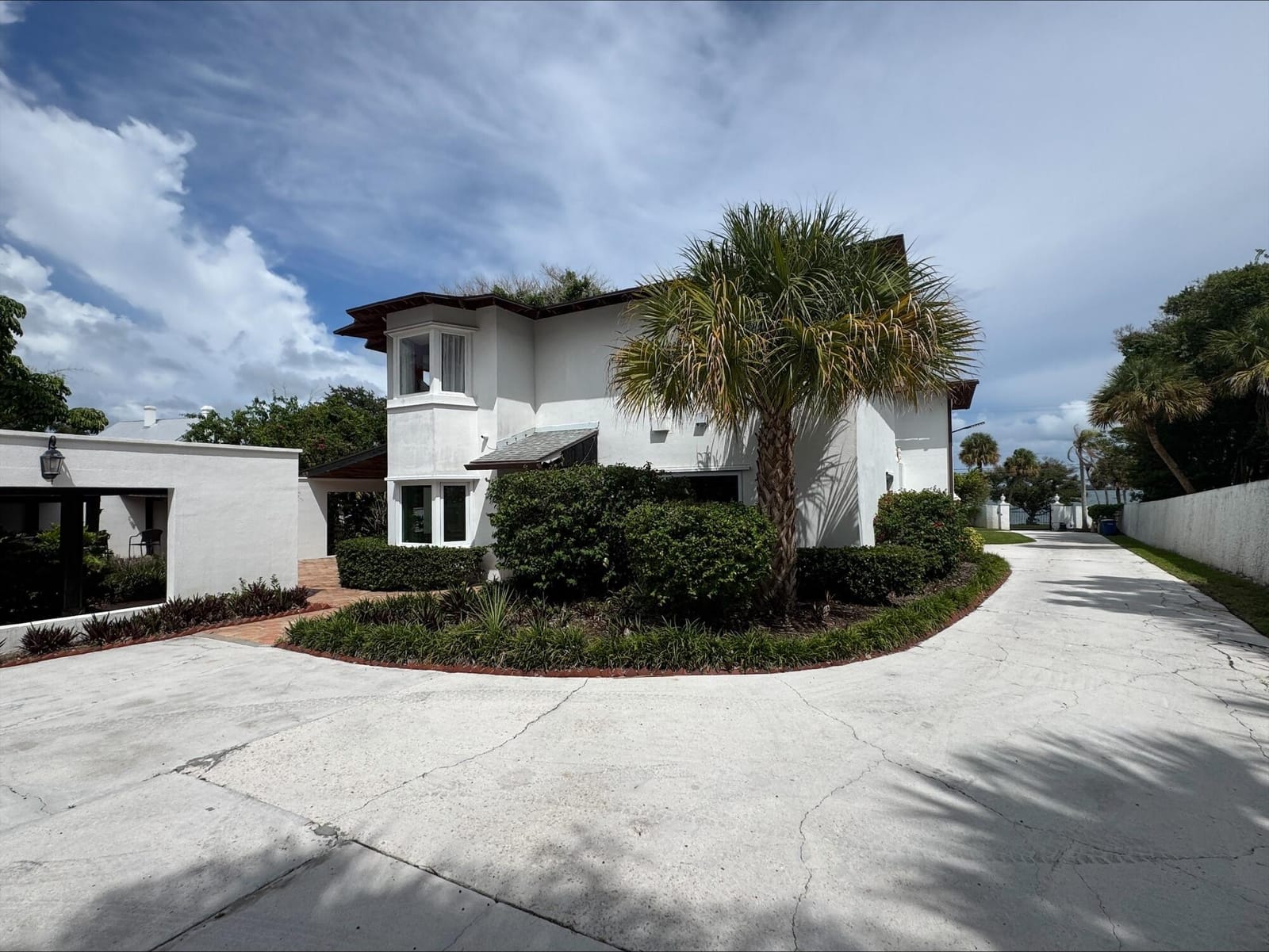 1009 S Indian River Drive, Fort Pierce, FL 34950 photo 1