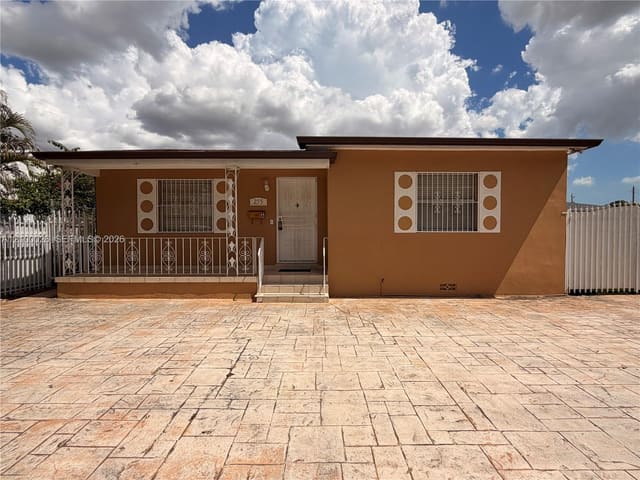 255 SW 60th Avenue, Miami, FL 33144