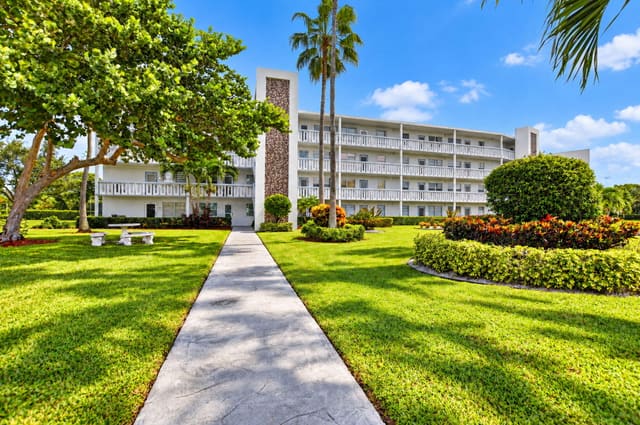 4025 Swansea B 4025, Deerfield Beach, FL 33442