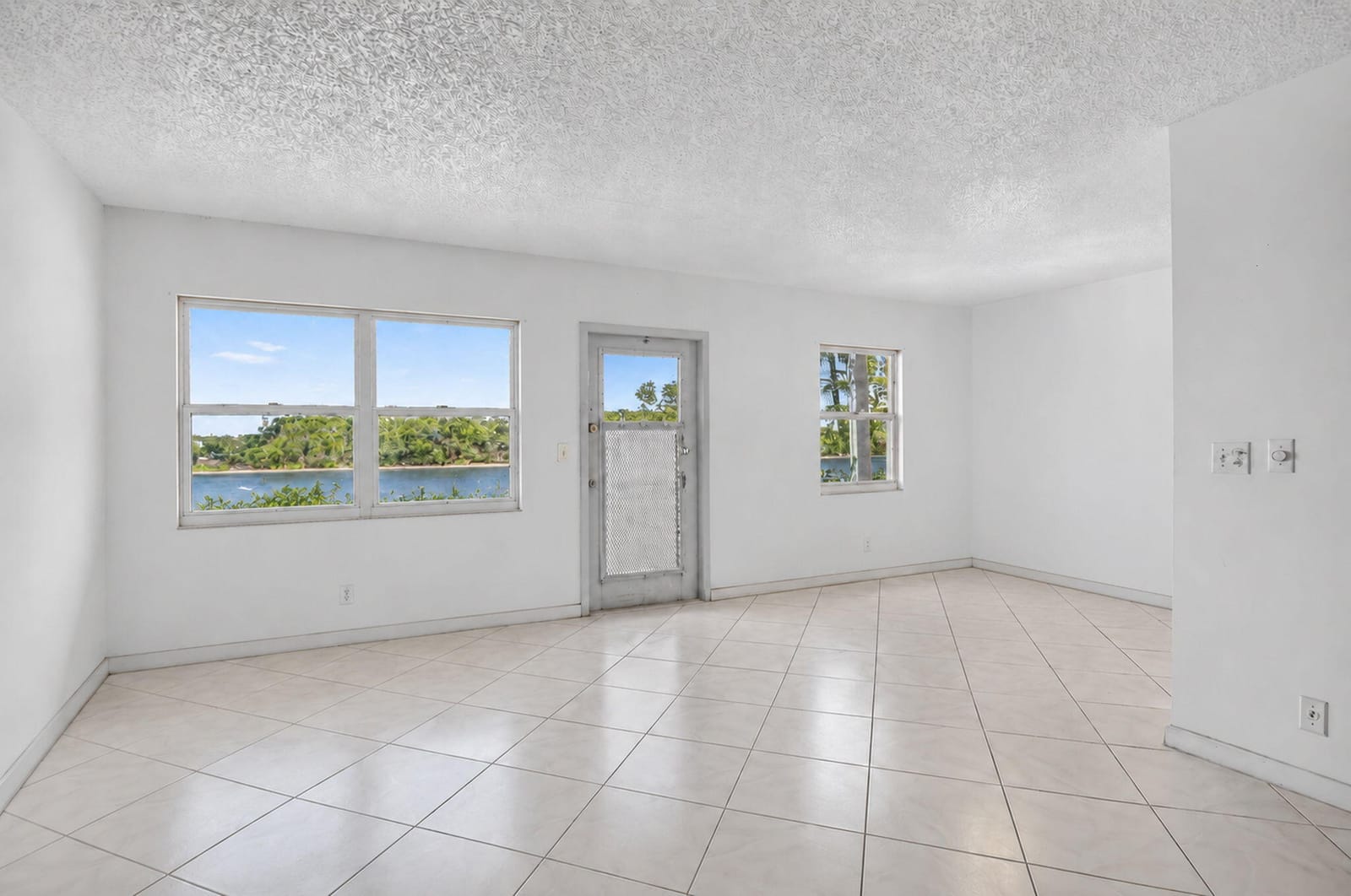4025 Swansea B 4025, Deerfield Beach, FL 33442 photo 14