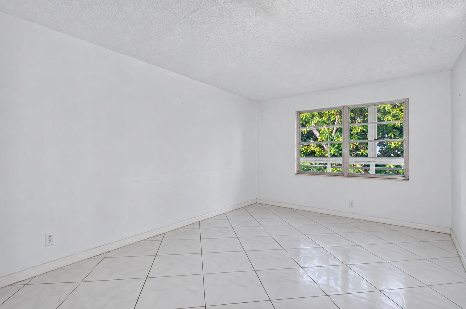 4025 Swansea B 4025, Deerfield Beach, FL 33442 photo 23