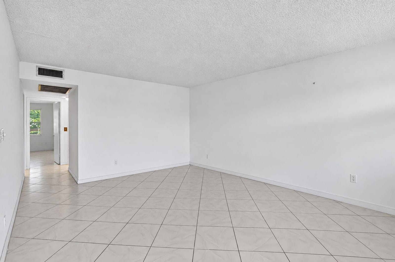 4025 Swansea B 4025 — photo 7