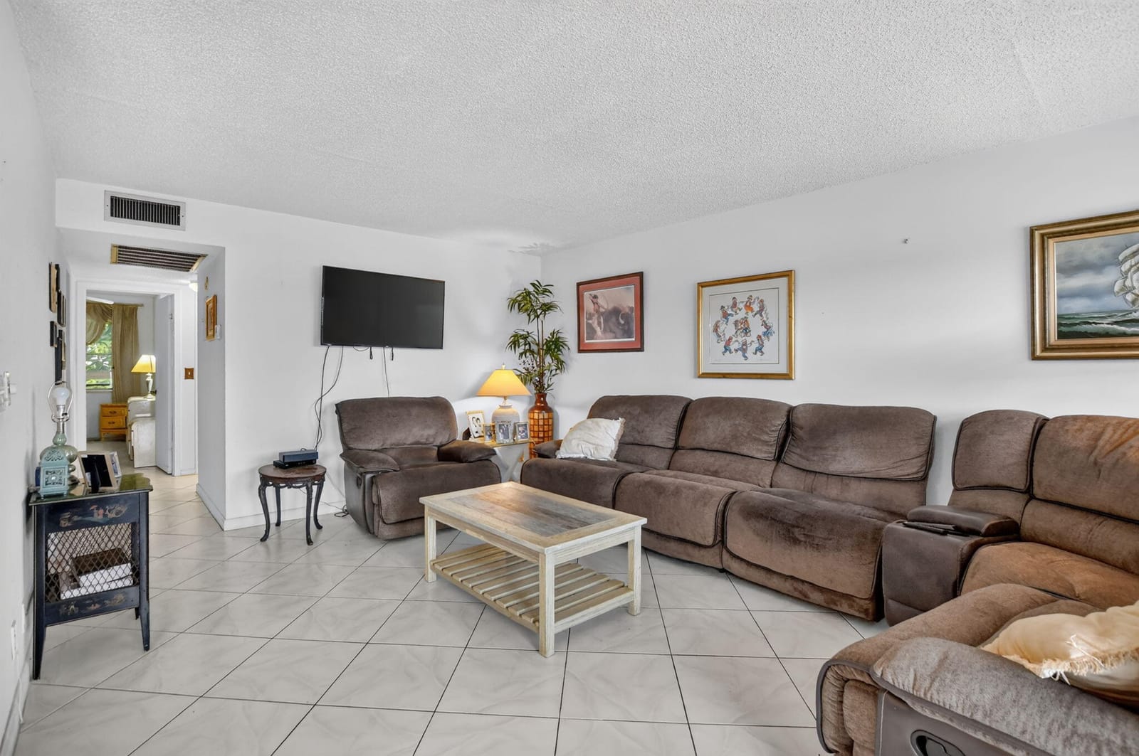 4025 Swansea B 4025 — photo 8