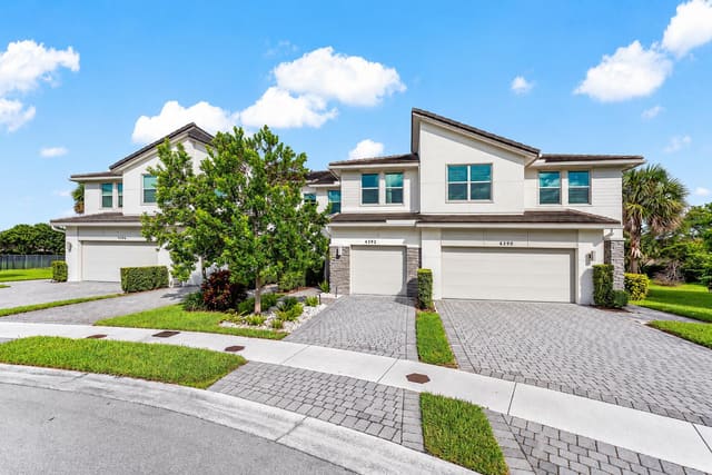 4392 VELEIROS Avenue, Deerfield Beach, FL 33064