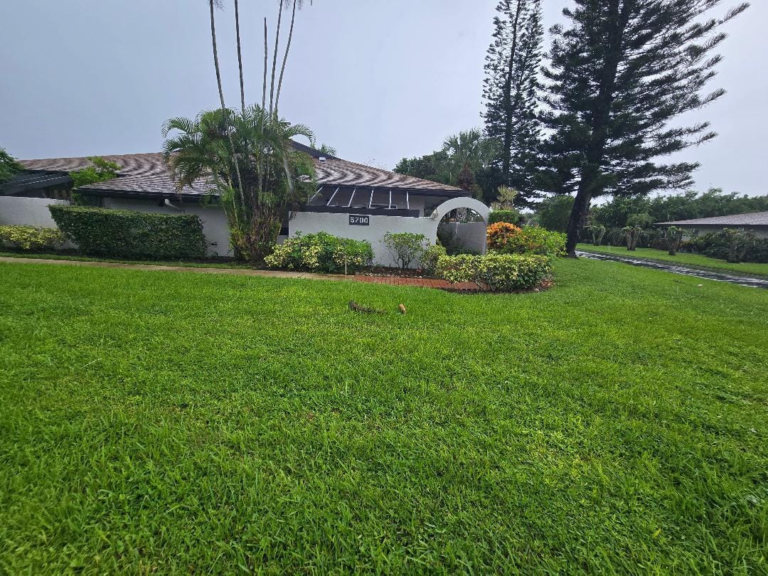 5700 Queen Palm Court B, Delray Beach, FL 33484