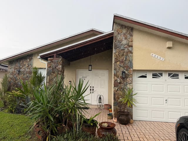 2607 Harding Street, Hollywood, FL 33020
