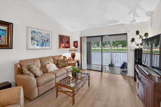 15301 PEMBRIDGE Avenue 61, Delray Beach, FL 33484