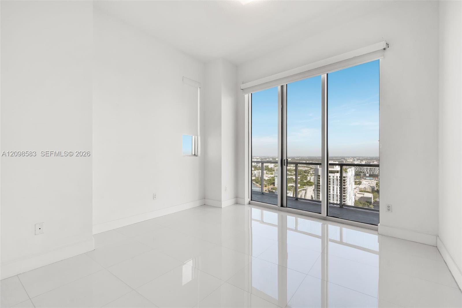 185 SW 7th Street 4401, Miami, FL 33130 photo 15