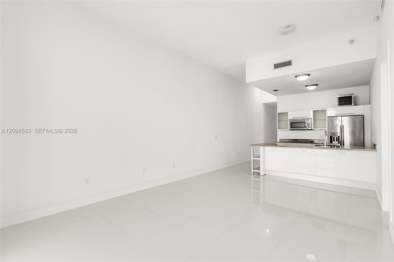 185 SW 7th Street 4401, Miami, FL 33130 photo 3