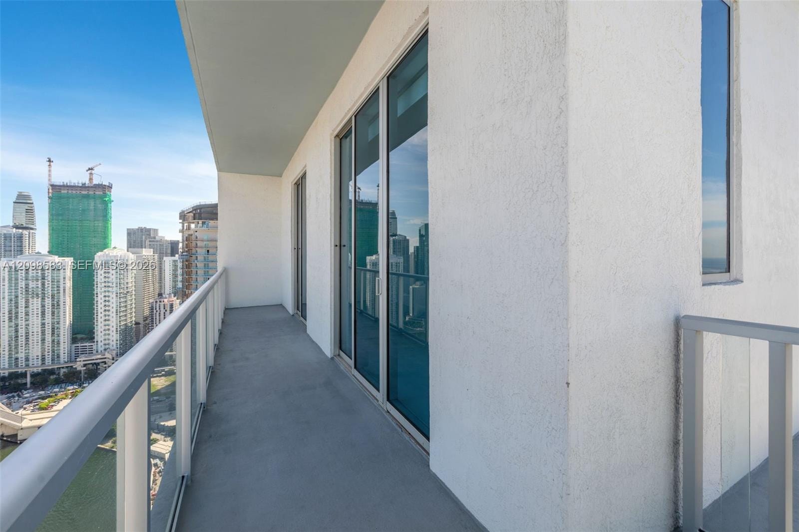 185 SW 7th Street 4401, Miami, FL 33130 photo 23