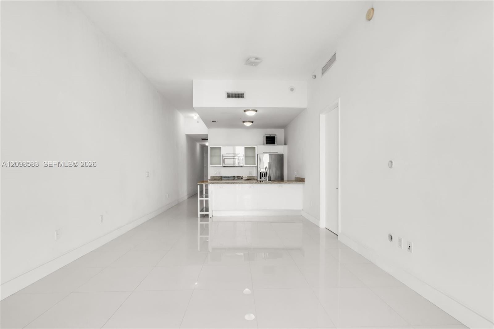 185 SW 7th Street 4401, Miami, FL 33130 photo 4